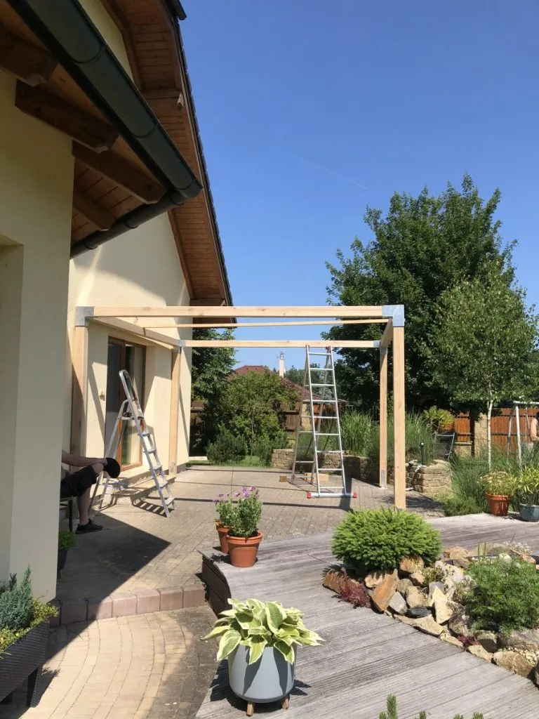 Stavba dubové pergoly - hodinový manžel