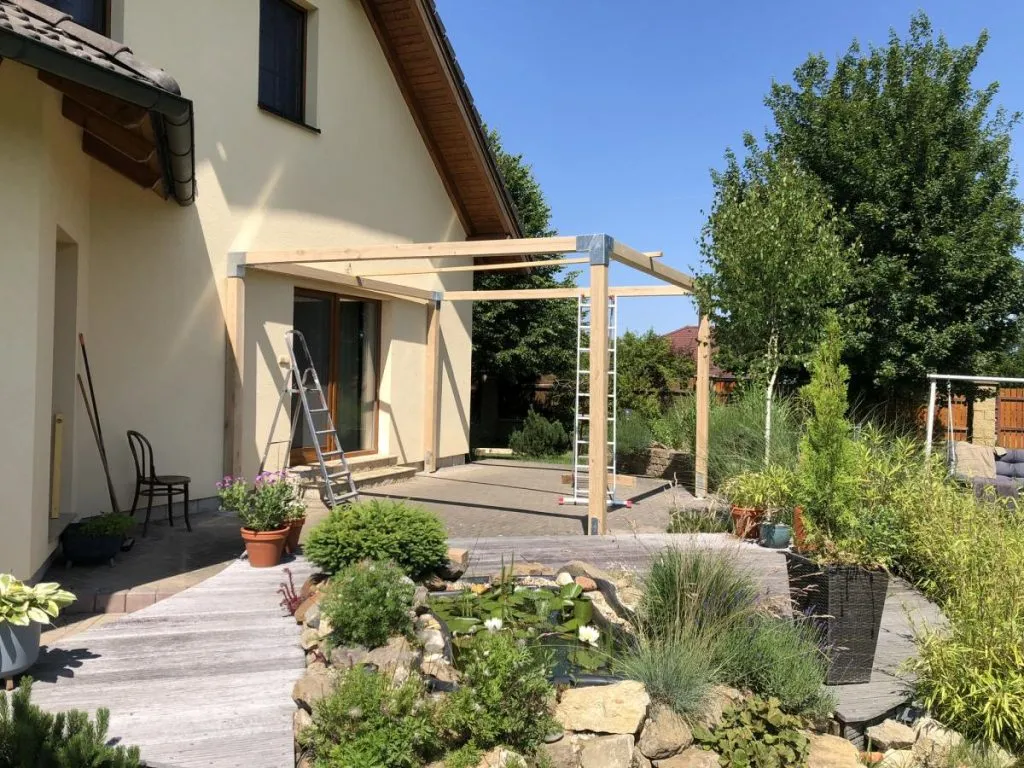 Stavba dubové pergoly - hodinový manžel