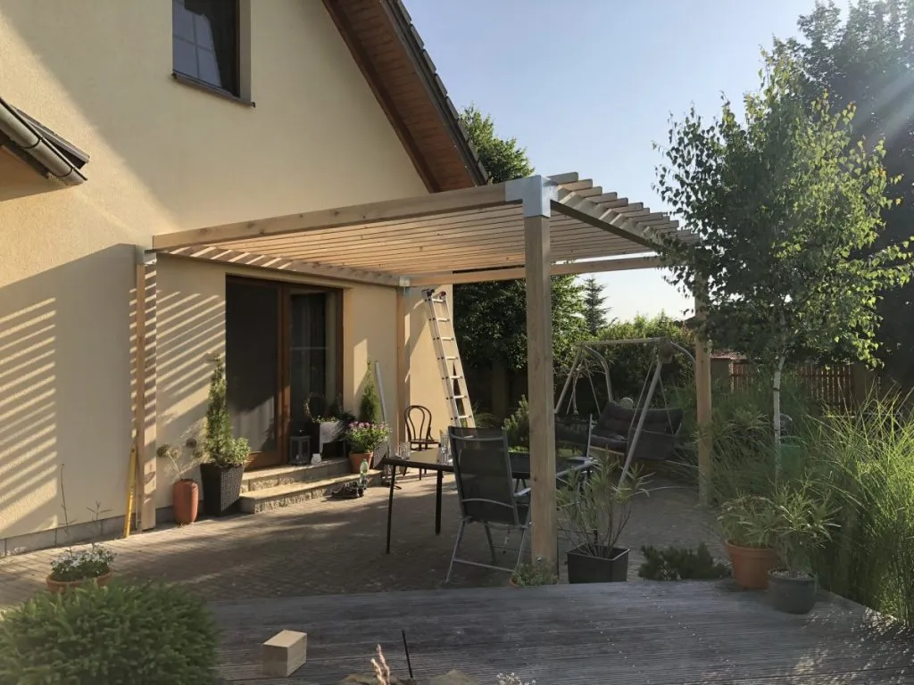 Stavba dubové pergoly - hodinový manžel