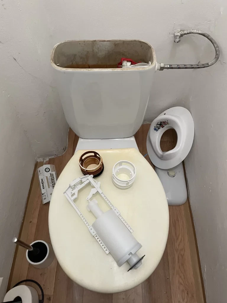 Oprava protékajícího záchodu