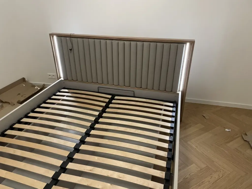 Montáž postele s roštem HAFIZA - SCONTO